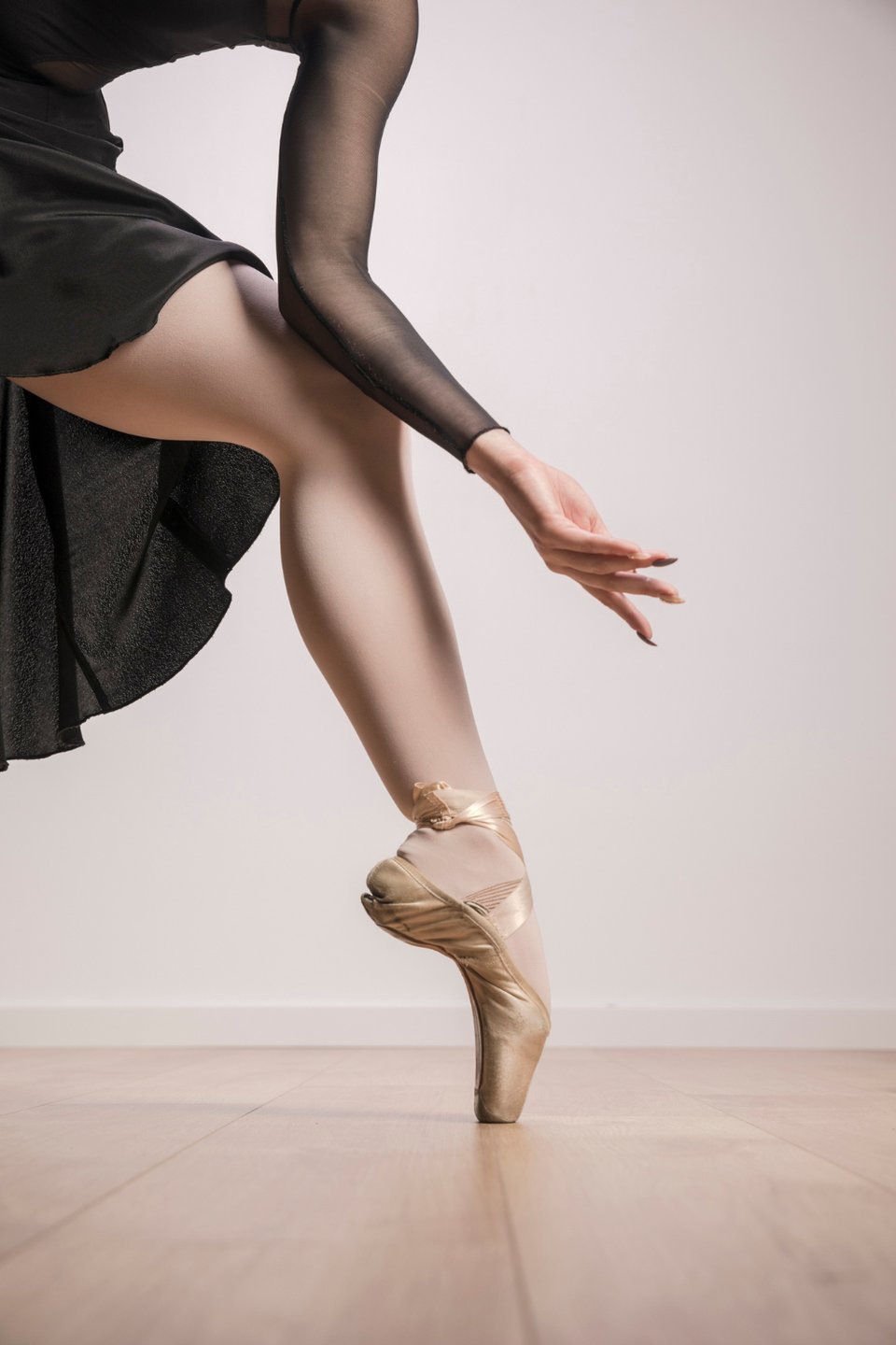 close-up-ballerina-pointe-shoes