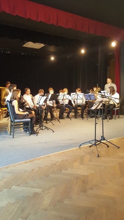 Školní dechový orchestr ZUŠ Židlochovice - pedagogické vedení MgA. David Křížek. Foto Irena Pšeničková