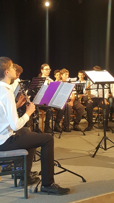 Školní dechový orchestr ZUŠ Ořechov - TAŠKAŘÍCI  -  pedagogické vedení MgA. František Kříž. Foto Irena Pšeničková