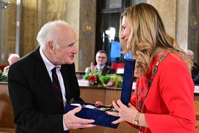 Hudebník Milan Kašuba převzal 20. ledna 2026 v Brně z rukou primátorky Markéty Vaňkové Cenu města Brna pro rok 2025 v oblasti hudba.